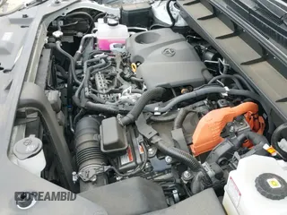 ✅ 2024 Toyota Highlander Hybrid XLE • VIN: 5TDKBRCH8RS607038 • Lot: 43120985. Wystawiony na IAAI z przebiegiem 19 353 mil. Bezpłatny archiwum sprzedaży aukcyjnych z USA i szczegółowy raport historii pojazdu na DreamBid. Zdjęcie 20.