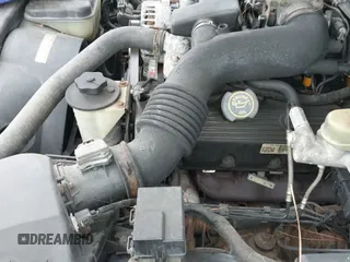 ✅ 1999 Lincoln Town Car Executive • VIN: 1LNHM81W5XY665105 • Lot: 42908252. Wystawiony na IAAI z przebiegiem 58 936 mil. Bezpłatny archiwum sprzedaży aukcyjnych z USA i szczegółowy raport historii pojazdu na DreamBid. Zdjęcie 13.