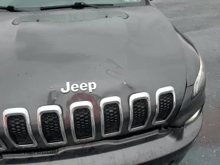 ✅ 2017 Jeep Cherokee Latitude • VIN: 1C4PJMCS6HW577074 • Lot: 93337245. Wystawiony na Copart z przebiegiem 55 459 mil. Bezpłatny archiwum sprzedaży aukcyjnych z USA i szczegółowy raport historii pojazdu na DreamBid. Zdjęcie 16.