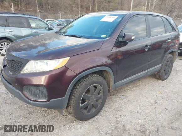 ✅ 2011 Kia Sorento LX • VIN: 5XYKTCA16BG070964 • Лот: 44088560. Опубликован ранее на IAAI с пробегом 87 977 миль. Бесплатный доступ к архиву аукционных продаж из США и подробный отчёт об истории автомобиля на DreamBid. Изображение 2.