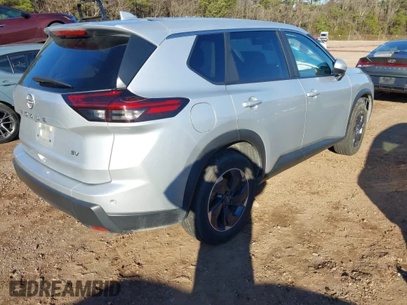 ✅ 2024 Nissan Rogue SV • VIN: 5N1BT3BA3RC677400 • Lot: 44184396. Wystawiony na IAAI z przebiegiem 48 760 mil. Bezpłatny archiwum sprzedaży aukcyjnych z USA i szczegółowy raport historii pojazdu na DreamBid. Zdjęcie 4.