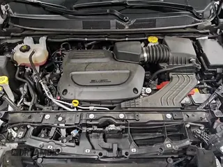 ✅ 2025 Chrysler Pacifica Limited • VIN: 2C4RC1GG1SR569116 • Lot: 92496725. Wystawiony na Copart z przebiegiem 19 142 mil. Bezpłatny archiwum sprzedaży aukcyjnych z USA i szczegółowy raport historii pojazdu na DreamBid. Zdjęcie 15.