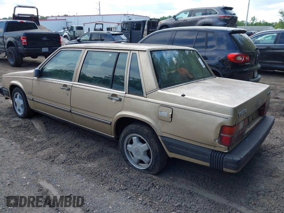 ✅ 1989 Volvo 740 • VIN: YV1FX8840K2317418 • Лот: 45223443. Опубліковано раніше на IAAI з пробігом Не вказано. Безкоштовний доступ до архіву аукціонних продажів зі США та докладний звіт про історію автомобіля на DreamBid. Зображення 3.