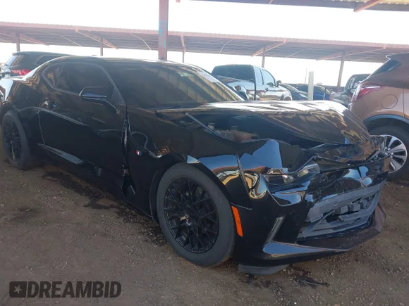 ✅ 2018 Chevrolet Camaro 2LT • VIN: 1G1FD1RS3J0136562 • Lot: 43402168. Wystawiony na IAAI z przebiegiem 64 092 mil. Bezpłatny archiwum sprzedaży aukcyjnych z USA i szczegółowy raport historii pojazdu na DreamBid. Zdjęcie 1.
