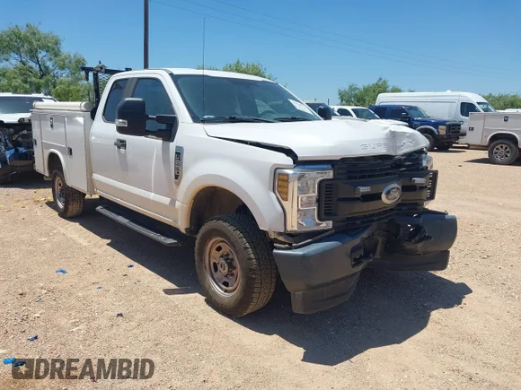 ✅ 2018 Ford F-250 XL • VIN: 1FD7X2B66JEC48101 • Lot: 42739557. Wystawiony na IAAI z przebiegiem 100 159 mil. Bezpłatny archiwum sprzedaży aukcyjnych z USA i szczegółowy raport historii pojazdu na DreamBid. Zdjęcie 1.