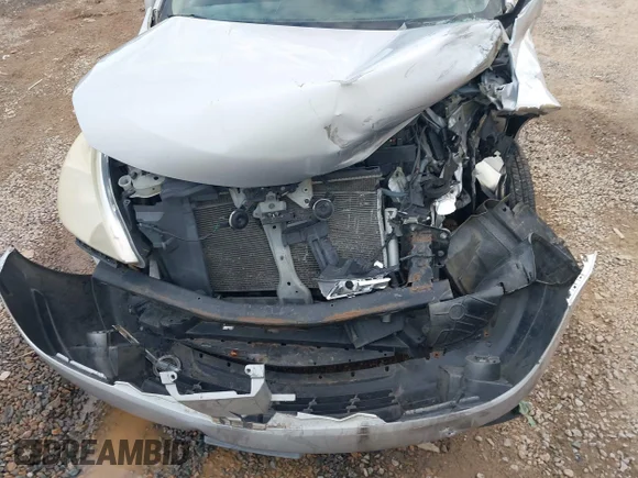 ✅ 2008 Nissan Versa SL • VIN: 3N1BC11E28L395736 • Lot: 43351392. Wystawiony na IAAI z przebiegiem 251 678 mil. Bezpłatny archiwum sprzedaży aukcyjnych z USA i szczegółowy raport historii pojazdu na DreamBid. Zdjęcie 6.