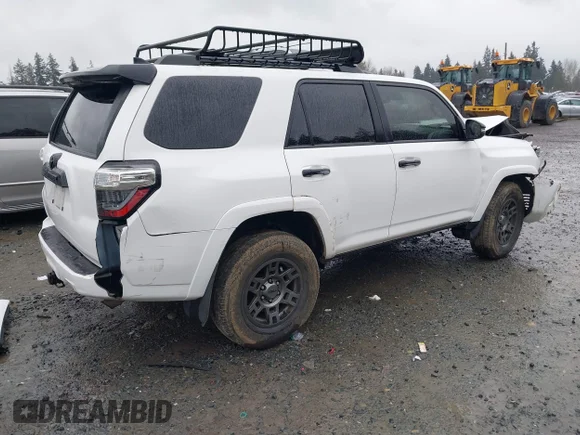 ✅ 2020 Toyota 4Runner SR5 • VIN: JTEBU5JRXL5835632 • Lot: 44592114. Wystawiony na IAAI z przebiegiem 36 126 mil. Bezpłatny archiwum sprzedaży aukcyjnych z USA i szczegółowy raport historii pojazdu na DreamBid. Zdjęcie 4.