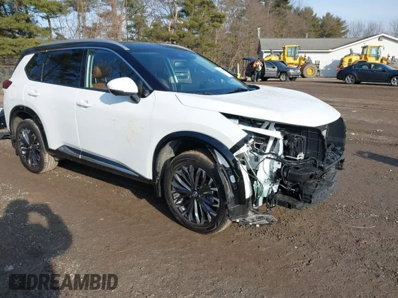 ✅ 2024 Nissan Rogue Platinum • VIN: JN8BT3DD1RW450897 • Lot: 44014919. Wystawiony na IAAI z przebiegiem 3 819 mil. Bezpłatny archiwum sprzedaży aukcyjnych z USA i szczegółowy raport historii pojazdu na DreamBid. Zdjęcie 1.