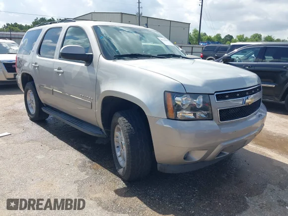 ✅ 2009 Chevrolet Tahoe 2LT • VIN: 1GNEC23329R260012 • Lot: 45329669. Wystawiony na IAAI z przebiegiem 209 112 mil. Bezpłatny archiwum sprzedaży aukcyjnych z USA i szczegółowy raport historii pojazdu na DreamBid. Zdjęcie 1.