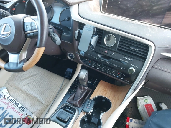 ✅ 2019 Lexus RX 450hL Premium • VIN: JTJDGKCA2K2007520 • Лот: 43871685. Опубліковано раніше на IAAI з пробігом Не вказано. Безкоштовний доступ до архіву аукціонних продажів зі США та докладний звіт про історію автомобіля на DreamBid. Зображення 11.