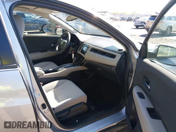 ✅ 2021 Honda HR-V LX • VIN: 3CZRU6H34MM747868 • Lot: 44992872. Wystawiony na IAAI z przebiegiem 55 011 mil. Bezpłatny archiwum sprzedaży aukcyjnych z USA i szczegółowy raport historii pojazdu na DreamBid. Zdjęcie 5.