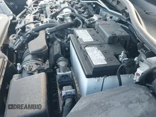 ✅ 2022 Toyota Corolla Cross XLE • VIN: 7MUDAABG9NV043082 • Лот: 43590647. Опубликован ранее на IAAI с пробегом 31 720 миль. Бесплатный доступ к архиву аукционных продаж из США и подробный отчёт об истории автомобиля на DreamBid. Изображение 19.