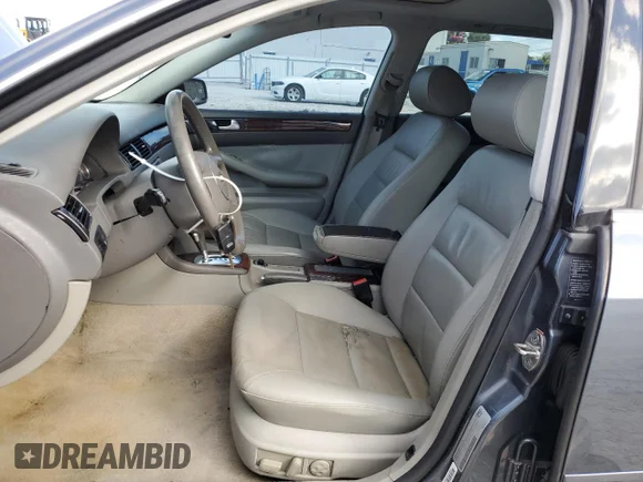 ✅ 2004 Audi A6 3.0L • VIN: WAUVT64B64N041556 • Лот: 43427665. Опубліковано раніше на Copart з пробігом 159 957 миль. Безкоштовний доступ до архіву аукціонних продажів зі США та докладний звіт про історію автомобіля на DreamBid. Зображення 7.