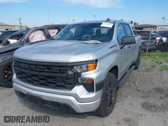 ✅ 2022 Chevrolet Silverado 1500 Custom • VIN: 1GCPABEK3NZ531858 • Lot: 41430403. Wystawiony na IAAI z przebiegiem 23 597 mil. Bezpłatny archiwum sprzedaży aukcyjnych z USA i szczegółowy raport historii pojazdu na DreamBid. Zdjęcie 2.