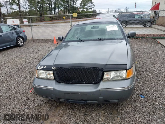 ✅ 2000 Mercury Grand Marquis GS • VIN: 2MEFM74W0YX663313 • Lot: 44120217. Wystawiony na IAAI z przebiegiem 202 717 mil. Bezpłatny archiwum sprzedaży aukcyjnych z USA i szczegółowy raport historii pojazdu na DreamBid. Zdjęcie 6.
