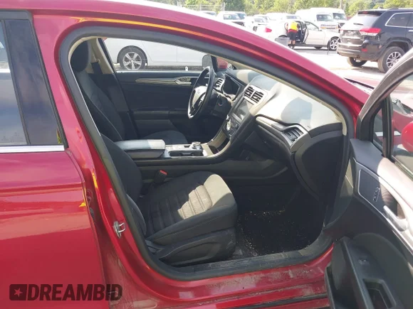 ✅ 2020 Ford Fusion SE • VIN: 3FA6P0HD7LR124273 • Lot: 45299301. Wystawiony na IAAI z przebiegiem 105 716 mil. Bezpłatny archiwum sprzedaży aukcyjnych z USA i szczegółowy raport historii pojazdu na DreamBid. Zdjęcie 5.