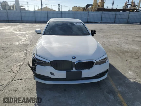 ✅ 2019 BMW 5 Series 530i • VIN: WBAJA5C53KWW20599 • Лот: 44139273. Опубліковано раніше на Copart з пробігом 39 284 миль. Безкоштовний доступ до архіву аукціонних продажів зі США та докладний звіт про історію автомобіля на DreamBid. Зображення 5.