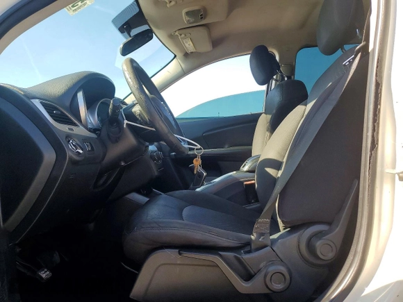 ✅ 2013 Dodge Journey American Value • VIN: 3C4PDCAB3DT679548 • Lot: 53227686. Wystawiony na Copart z przebiegiem 202 280 mil. Bezpłatny archiwum sprzedaży aukcyjnych z USA i szczegółowy raport historii pojazdu na DreamBid. Zdjęcie 7.