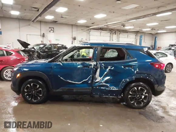 ✅ 2021 Chevrolet TrailBlazer LT • VIN: KL79MRSLXMB032095 • Lot: 44085825. Wystawiony na IAAI z przebiegiem 87 586 mil. Bezpłatny archiwum sprzedaży aukcyjnych z USA i szczegółowy raport historii pojazdu na DreamBid. Zdjęcie 6.