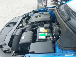 ✅ 2018 Hyundai Elantra SE • VIN: KMHD74LF7JU450321 • Lot: 43115410. Listed on IAAI with 85,636 mi. Free auction sales archive from the USA and detailed vehicle history report at DreamBid. Image 19.