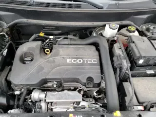 ✅ 2019 Chevrolet Equinox LT • VIN: 2GNAXUEVXK6114097 • Lot: 91019165. Listed on Copart with 105,799 mi. Free auction sales archive from the USA and detailed vehicle history report at DreamBid. Image 13.