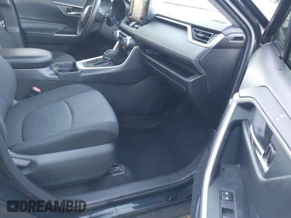 ✅ 2020 Toyota RAV4 XLE • VIN: 2T3W1RFV8LC039497 • Lot: 43886089. Wystawiony na IAAI z przebiegiem 94 546 mil. Bezpłatny archiwum sprzedaży aukcyjnych z USA i szczegółowy raport historii pojazdu na DreamBid. Zdjęcie 5.