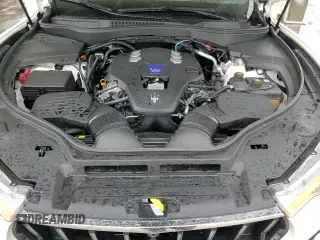 ✅ 2021 Maserati Levante S • VIN: ZN661YUS6MX376747 • Lot: 84447325. Listed on Copart with 21,427 mi. Free auction sales archive from the USA and detailed vehicle history report at DreamBid. Image 15.