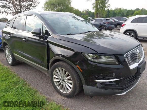 ✅ 2019 Lincoln MKC Standard • VIN: 5LMCJ1D96KUL49936 • Lot: 42489703. Listed on IAAI with 55,890 mi. Free auction sales archive from the USA and detailed vehicle history report at DreamBid. Image 1.