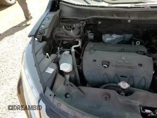 ✅ 2021 Mitsubishi Outlander ES • VIN: JA4ARUAU5MU009059 • Lot: 64006025. Wystawiony na Copart z przebiegiem 69 334 mil. Bezpłatny archiwum sprzedaży aukcyjnych z USA i szczegółowy raport historii pojazdu na DreamBid. Zdjęcie 14.