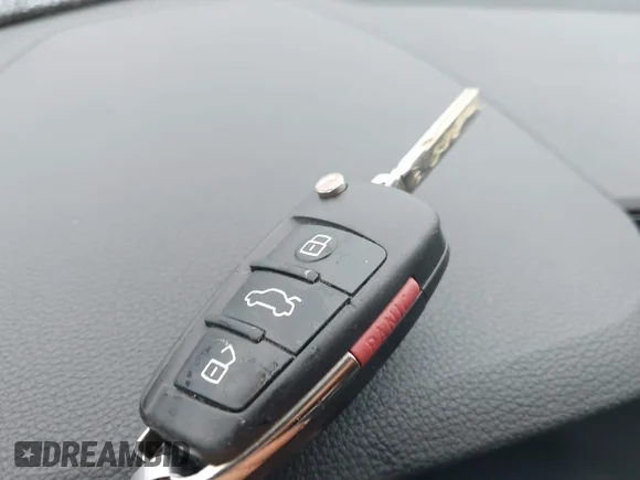 ✅ 2021 Audi Q3 Premium • VIN: WA1AUCF37M1063408 • Lot: 43445876. Wystawiony na IAAI z przebiegiem 84 814 mil. Bezpłatny archiwum sprzedaży aukcyjnych z USA i szczegółowy raport historii pojazdu na DreamBid. Zdjęcie 11.
