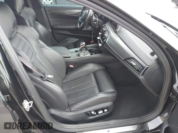 ✅ 2019 BMW M5 • VIN: WBSJF0C51KB447804 • Лот: 41848760. Опубліковано раніше на IAAI з пробігом 83 303 миль. Безкоштовний доступ до архіву аукціонних продажів зі США та докладний звіт про історію автомобіля на DreamBid. Зображення 5.