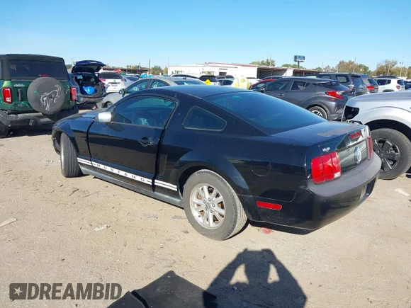 ✅ 2008 Ford Mustang Deluxe • VIN: 1ZVHT80N185206332 • Лот: 43919642. Опубликован ранее на IAAI с пробегом 132 000 миль. Бесплатный доступ к архиву аукционных продаж из США и подробный отчёт об истории автомобиля на DreamBid. Изображение 3.