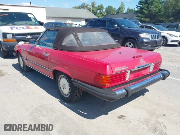 ✅ 1988 Mercedes-Benz 560 SL • VIN: WDBBA48D2JA077564 • Лот: 43192123. Опубліковано раніше на IAAI з пробігом 129 901 миль. Безкоштовний доступ до архіву аукціонних продажів зі США та докладний звіт про історію автомобіля на DreamBid. Зображення 3.