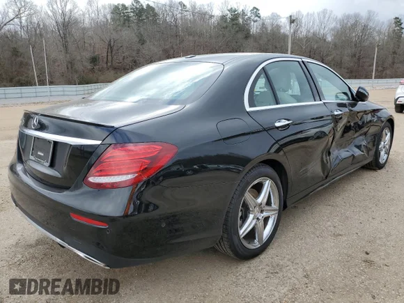 ✅ 2017 Mercedes-Benz E 300 Luxury • VIN: WDDZF4JB5HA275825 • Lot: 39837723. Wystawiony na Copart z przebiegiem 63 805 mil. Bezpłatny archiwum sprzedaży aukcyjnych z USA i szczegółowy raport historii pojazdu na DreamBid. Zdjęcie 3.