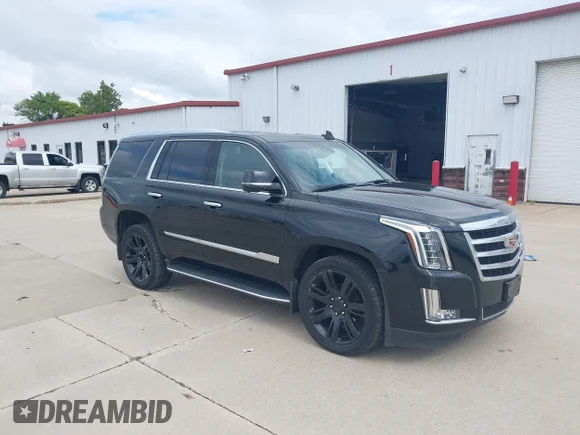 ✅ 2019 Cadillac Escalade Luxury • VIN: 1GYS4BKJ2KR384516 • Лот: 43277760. Опубликован ранее на IAAI с пробегом 186 022 миль. Бесплатный доступ к архиву аукционных продаж из США и подробный отчёт об истории автомобиля на DreamBid. Изображение 1.