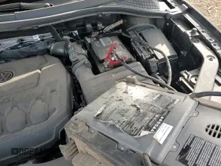 ✅ 2023 Volkswagen Tiguan SE R-Line Black • VIN: 3VV8B7AX7PM136538 • Лот: 84650925. Опубликован ранее на Copart с пробегом 28 206 миль. Бесплатный доступ к архиву аукционных продаж из США и подробный отчёт об истории автомобиля на DreamBid. Изображение 16.