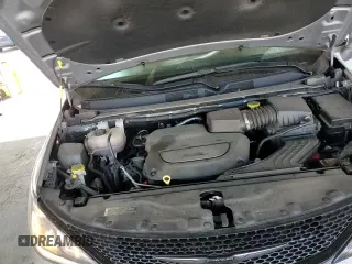 ✅ 2020 Chrysler Pacifica Launch Edition • VIN: 2C4RC3BG7LR267804 • Лот: 71024245. Опубликован ранее на Copart с пробегом 42 444 миль. Бесплатный доступ к архиву аукционных продаж из США и подробный отчёт об истории автомобиля на DreamBid. Изображение 14.