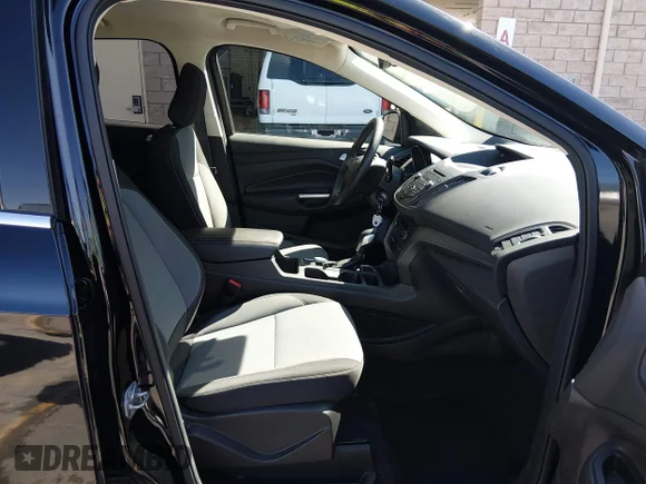 ✅ 2018 Ford Escape SE • VIN: 1FMCU9GD3JUD08865 • Lot: 45177554. Wystawiony na IAAI z przebiegiem 54 690 mil. Bezpłatny archiwum sprzedaży aukcyjnych z USA i szczegółowy raport historii pojazdu na DreamBid. Zdjęcie 5.