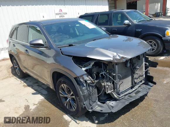 ✅ 2018 Toyota Highlander LE • VIN: 5TDZZRFH7JS251742 • Lot: 45449068. Listed on IAAI with 124,588 mi. Free auction sales archive from the USA and detailed vehicle history report at DreamBid. Image 1.