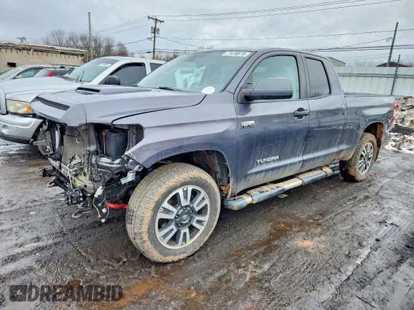 ✅ 2020 Toyota Tundra SR5 • VIN: 5TFUY5F1XLX870972 • Lot: 77470575. Wystawiony na Copart z przebiegiem 187 980 mil. Bezpłatny archiwum sprzedaży aukcyjnych z USA i szczegółowy raport historii pojazdu na DreamBid. Zdjęcie 1.