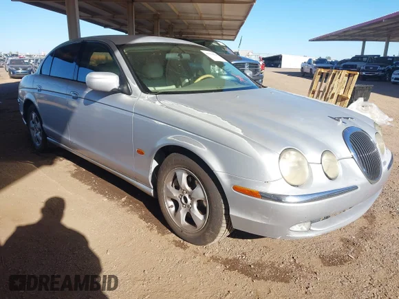 ✅ 2002 Jaguar S-Type • VIN: SAJDA01N02FM22151 • Lot: 43379620. Wystawiony na IAAI z przebiegiem 172 994 mil. Bezpłatny archiwum sprzedaży aukcyjnych z USA i szczegółowy raport historii pojazdu na DreamBid. Zdjęcie 1.