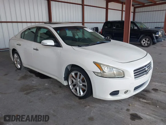 ✅ 2011 Nissan Maxima SV • VIN: 1N4AA5AP8BC867907 • Lot: 45390148. Wystawiony na IAAI z przebiegiem 184 698 mil. Bezpłatny archiwum sprzedaży aukcyjnych z USA i szczegółowy raport historii pojazdu na DreamBid. Zdjęcie 1.