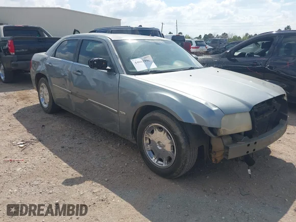 ✅ 2007 Chrysler 300 Touring • VIN: 2C3KA53GX7H692709 • Lot: 44662996. Wystawiony na IAAI z przebiegiem 294 355 mil. Bezpłatny archiwum sprzedaży aukcyjnych z USA i szczegółowy raport historii pojazdu na DreamBid. Zdjęcie 1.