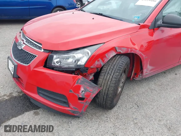 ✅ 2014 Chevrolet Cruze LS • VIN: 1G1PA5SG5E7407614 • Lot: 45229480. Wystawiony na IAAI z przebiegiem 122 037 mil. Bezpłatny archiwum sprzedaży aukcyjnych z USA i szczegółowy raport historii pojazdu na DreamBid. Zdjęcie 6.
