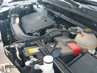 2021 Chevrolet Blazer LT z VIN 3GNKBCR45MS572360, wystawiony jako IAAI lot #41468460 z przebiegiem 59 806 mil mil oraz . Historia ofert i sprzedaży dostępna na DreamBid. Obrazek 19.