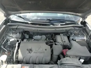 ✅ 2020 Mitsubishi Outlander ES • VIN: JA4AZ3A38LZ030796 • Lot: 70982825. Wystawiony na Copart z przebiegiem 106 797 mil. Bezpłatny archiwum sprzedaży aukcyjnych z USA i szczegółowy raport historii pojazdu na DreamBid. Zdjęcie 14.