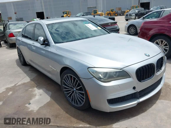 ✅ 2013 BMW 7 Series 740Li • VIN: WBAYE4C51DD136894 • Лот: 45274500. Опубликован ранее на IAAI с пробегом 131 254 миль. Бесплатный доступ к архиву аукционных продаж из США и подробный отчёт об истории автомобиля на DreamBid. Изображение 1.