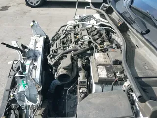 ✅ 2022 Toyota Corolla Cross XLE • VIN: 7MUDAAAG6NV031604 • Лот: 42885890. Опубликован ранее на IAAI с пробегом 59 116 миль. Бесплатный доступ к архиву аукционных продаж из США и подробный отчёт об истории автомобиля на DreamBid. Изображение 20.