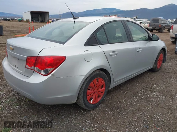 ✅ 2013 Chevrolet Cruze LS • VIN: 1G1PA5SH3D7213073 • Lot: 43709352. Listed on IAAI with 193,909 mi. Free auction sales archive from the USA and detailed vehicle history report at DreamBid. Image 4.