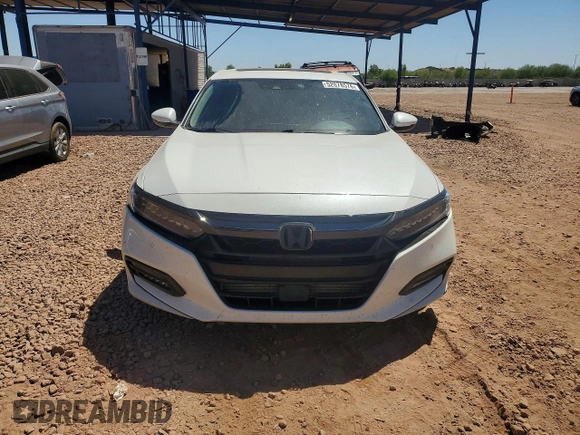 ✅ 2018 Honda Accord Touring • VIN: 1HGCV2F95JA032472 • Lot: 52078576. Wystawiony na Copart z przebiegiem 169 183 mil. Bezpłatny archiwum sprzedaży aukcyjnych z USA i szczegółowy raport historii pojazdu na DreamBid. Zdjęcie 5.